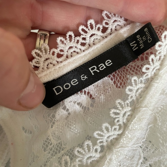 Lace Too - Picture 3 of 4